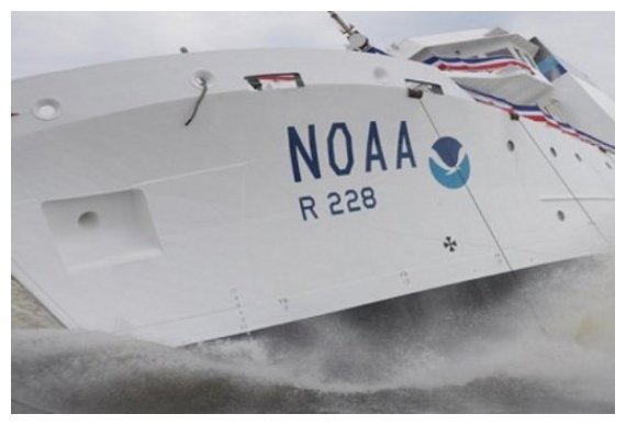 Î Î»Î¿Î¯Î¿ ÎºÎ±Ï„Î¬ Ï„Î·Î½ ÎºÎ±Î¸Î­Î»ÎºÏ…ÏƒÎ® Ï„Î¿Ï… ÎµÎºÏ„Î¿Î¾ÎµÏÎµÎ¹ Î½ÎµÏÏŒ ÎºÎ±Î¹ Î¾ÏÎ»Î±, Ï„ÏÎ±Ï…Î¼Î±Ï„Î¯Î¶Î¿Î½Ï„Î±Ï‚ Î¸ÎµÎ±Ï„Î­Ï‚...live-in | Η Έξυπνη, Αντικειμενική και Εναλλακτική Ενημέρωση!