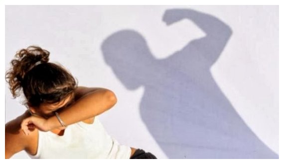 ÎžÎ¬Î½Î¸Î·: ÎœÎ·Ï„Î­ÏÎ± Ï„ÏÎ¹ÏŽÎ½ Î±Î½Î®Î»Î¹ÎºÏ‰Î½ Ï€Î±Î¹Î´Î¹ÏŽÎ½ Î­Ï€ÎµÏƒÎµ Î¸ÏÎ¼Î± Î¾Ï…Î»Î¿Î´Î±ÏÎ¼Î¿Ï Î±Ï€ÏŒ Ï„Î¿Î½ Ï€ÏÏŽÎ·Î½ Ï„Î·Ï‚live-in | Η Έξυπνη, Αντικειμενική και Εναλλακτική Ενημέρωση!