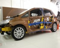 Î¤Î¿ Î½Î­Î¿ Ford B-MAX ÎºÎ­ÏÎ´Î¹ÏƒÎµ Ï„Î¿ Î²ÏÎ±Î²ÎµÎ¯Î¿ "AUTOBEST 2013"live-in | Η Έξυπνη, Αντικειμενική και Εναλλακτική Ενημέρωση!