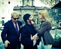 "Î‘ÎºÎ¬Î»Ï…Ï€Ï„Î¿Ï‚â€: Î— ÎºÏ‰Î¼Ï‰Î´Î¯Î± Ï„Î·Ï‚ Ï‡ÏÎ¿Î½Î¹Î¬Ï‚ Ï€Î¿Ï… Î­ÏÏ‡ÎµÏ„Î±Î¹ ÏƒÏ„Î¿Ï…Ï‚ ÎºÎ¹Î½Î·Î¼Î±Ï„Î¿Î³ÏÎ¬Ï†Î¿Ï…Ï‚!live-in | Η Έξυπνη, Αντικειμενική και Εναλλακτική Ενημέρωση!