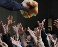 Reuters: Î£Ï„Î·Î½ Î¿Ï…ÏÎ¬ Î³Î¹Î± Î´Ï‰ÏÎµÎ¬Î½ Ï„ÏÏŒÏ†Î¹Î¼Î±live-in | Η Έξυπνη, Αντικειμενική και Εναλλακτική Ενημέρωση!