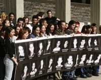 Î£ÎºÎ¬Î½Î´Î±Î»Î¿ Ï…Ï€ÎµÎ¾Î±Î¯ÏÎµÏƒÎ·Ï‚ Ï‡ÏÎ·Î¼Î¬Ï„Ï‰Î½ ÏƒÏ„Î· Î¼Î½Î®Î¼Î· Ï„Ï‰Î½ Î±Î´Î¹ÎºÎ¿Ï‡Î±Î¼Î­Î½Ï‰Î½ Î¼Î±Î¸Î·Ï„ÏŽÎ½ ÏƒÏ„Î± Î¤Î­Î¼Ï€Î·live-in | Η Έξυπνη, Αντικειμενική και Εναλλακτική Ενημέρωση!