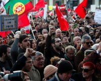 Î£Ï„Î¿Ï…Ï‚ Î´ÏÏŒÎ¼Î¿Ï…Ï‚ ÎºÎ±Ï„ÎµÎ²Î±Î¯Î½ÎµÎ¹ ÏŒÎ»Î· Î· Î Î¿ÏÏ„Î¿Î³Î±Î»Î¯Î±live-in | Η Έξυπνη, Αντικειμενική και Εναλλακτική Ενημέρωση!