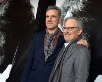 Î— ÎšÎ¹Î½Î·Î¼Î±Ï„Î¿Î³ÏÎ±Ï†Î¹ÎºÎ® Î»Î­ÏƒÏ‡Î· Ï€ÏÎ¿Ï„ÎµÎ¯Î½ÎµÎ¹ Ï„Î·Î½ Ï„Î±Î¹Î½Î¯Î±: " Lincoln"live-in | Η Έξυπνη, Αντικειμενική και Εναλλακτική Ενημέρωση!