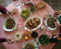 Î¤Î¹ Ï€ÏÎ­Ï€ÎµÎ¹ Î½Î± Ï€ÏÎ¿ÏƒÎ­Î¾Î¿Ï…Î¼Îµ ÏƒÏ„Î¿ ÏƒÎ±ÏÎ±ÎºÎ¿ÏƒÏ„Î¹Î±Î½ÏŒ Ï„ÏÎ±Ï€Î­Î¶Î¹live-in | Η Έξυπνη, Αντικειμενική και Εναλλακτική Ενημέρωση!