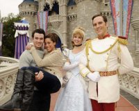 Η παÏαμυθÎνια σουίτα του Walt Disney είναι μόνο για τυχεÏοÏÏ‚live-in | Η Έξυπνη, Αντικειμενική και Εναλλακτική Ενημέρωση!