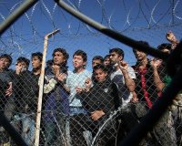 Î‘Ï€ÎµÏÎ³Î¯Î± Ï€ÎµÎ¯Î½Î±Ï‚ Ï‡Î¹Î»Î¹Î¬Î´Ï‰Î½ Î¼ÎµÏ„Î±Î½Î±ÏƒÏ„ÏŽÎ½ ÏƒÏ„Î± ÎºÎ­Î½Ï„ÏÎ± ÎºÏÎ¬Ï„Î·ÏƒÎ·Ï‚live-in | Η Έξυπνη, Αντικειμενική και Εναλλακτική Ενημέρωση!