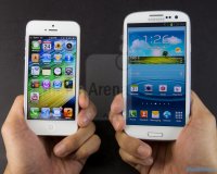 iPhone 5 vs Samsung Galaxy S IV!live-in | Η Έξυπνη, Αντικειμενική και Εναλλακτική Ενημέρωση!