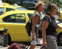 Î¤Î­Î»Î¿Ï‚ ÏƒÏ„Î¿ ÎµÎ»ÎµÏÎ¸ÎµÏÎ¿ Ï„Î¹Î¼Î¿Î»ÏŒÎ³Î¹Î¿ Ï„Ï‰Î½ Ï„Î±Î¾Î¯ Î³Î¹Î± Ï€ÎµÏÎ¹Î·Î³Î®ÏƒÎµÎ¹Ï‚ Ï„Î¿Ï…ÏÎ¹ÏƒÏ„ÏŽÎ½ â€“ Î¼Ï€Î±Î¯Î½ÎµÎ¹ Ï€Î»Î±Ï†ÏŒÎ½ 25 ÎµÏ…ÏÏŽlive-in | Η Έξυπνη, Αντικειμενική και Εναλλακτική Ενημέρωση!