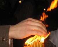 Î‘Î½Î±ÏˆÎµ Ï„Î¿ Î‘Î³Î¹Î¿ Î¦Ï‰Ï‚ Î½Ï‰ÏÎ¯Ï‚ Ï„Î¿ Î¼ÎµÏƒÎ·Î¼Î­ÏÎ¹ - Î£Ï„Î·Î½ Î‘Î¸Î®Î½Î± ÏƒÎµ Î»Î¯Î³Î· ÏŽÏÎ±...live-in | Η Έξυπνη, Αντικειμενική και Εναλλακτική Ενημέρωση!