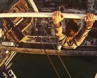 ΚÏεμασμÎνος από τα 80 μÎÏ„Ïαlive-in | Η Έξυπνη, Αντικειμενική και Εναλλακτική Ενημέρωση!