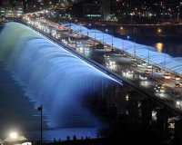 Î˜ÎµÎ±Î¼Î±Ï„Î¹ÎºÎ® Î³Î­Ï†Ï…ÏÎ±-ÏƒÏ…Î½Ï„ÏÎ¹Î²Î¬Î½Î¹ ÏƒÏ„Î· ÎÏŒÏ„Î¹Î± ÎšÎ¿ÏÎ­Î±!live-in | Η Έξυπνη, Αντικειμενική και Εναλλακτική Ενημέρωση!