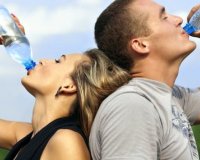 ÎÎµÏÏŒ ÎºÎ±Î¹ Î±Î´Ï…Î½Î¬Ï„Î¹ÏƒÎ¼Î±: Î Î¿Î¹Î± ÏƒÏ„Î¹Î³Î¼Î® Ï„Î·Ï‚ Î·Î¼Î­ÏÎ±Ï‚ ÎºÎ±Î¹ Ï€ÏŒÏƒÎ· Ï€Î¿ÏƒÏŒÏ„Î·Ï„Î± Ï€ÏÎ­Ï€ÎµÎ¹ Î½Î± Ï€Î¯Î½Î¿Ï…Î¼Îµ Î³Î¹Î± Î½Î± Ï‡Î¬ÏƒÎ¿Ï…Î¼Îµ Ï„Î± Ï€ÎµÏÎ¹Ï„Ï„Î¬ ÎºÎ¹Î»Î¬;live-in | Η Έξυπνη, Αντικειμενική και Εναλλακτική Ενημέρωση!