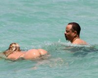 Οταν το μαγιό δεν... κάθεται στη θÎση του. Ατυχήματα των celebrities!live-in | Η Έξυπνη, Αντικειμενική και Εναλλακτική Ενημέρωση!