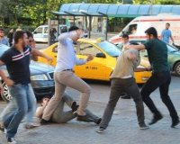 ÎÎµÎ±ÏÎ¿Î¯ Î¾Ï…Î»Î¿Ï†ÏŒÏÏ„Ï‰ÏƒÎ±Î½ Ï€Î±ÏÎ­Î± Î“ÎµÏÎ¼Î±Î½ÏŽÎ½, Î²ÏÎ¯Î¶Î¿Î½Ï„Î±Ï‚ Ï„Î· ÎœÎ­ÏÎºÎµÎ»live-in | Η Έξυπνη, Αντικειμενική και Εναλλακτική Ενημέρωση!