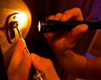 Î¤Î¹ Ï€ÏÎ­Ï€ÎµÎ¹ Î½Î± ÎºÎ¬Î½ÎµÏ„Îµ Î³Î¹Î± Î½Î± Ï€ÏÎ¿ÏƒÏ„Î±Ï„ÎµÏÏƒÎµÏ„Îµ Ï„Î¿ ÏƒÏ€Î¯Ï„Î¹ Î±Ï€ÏŒ Î´Î¹Î±ÏÏÎ®ÎºÏ„ÎµÏ‚ ÏƒÏ„Î¹Ï‚ Î´Î¹Î±ÎºÎ¿Ï€Î­Ï‚live-in | Η Έξυπνη, Αντικειμενική και Εναλλακτική Ενημέρωση!