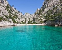 Calanque dâ€™En Vau: Î— Ï‰ÏÎ±Î¹ÏŒÏ„ÎµÏÎ·â€¦ ÎºÏÏ…Ï†Î® Ï€Î±ÏÎ±Î»Î¯Î±!live-in | Η Έξυπνη, Αντικειμενική και Εναλλακτική Ενημέρωση!