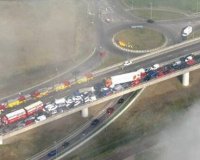 Î’ÏÎµÏ„Î±Î½Î¯Î±: ÎšÎ±ÏÎ±Î¼Ï€ÏŒÎ»Î± 100 Î±Ï…Ï„Î¿ÎºÎ¹Î½Î®Ï„Ï‰Î½ Î¼Îµ Î­Î¾Î¹ ÏƒÎ¿Î²Î±ÏÎ¬ Ï„ÏÎ±Ï…Î¼Î±Ï„Î¯ÎµÏ‚!live-in | Η Έξυπνη, Αντικειμενική και Εναλλακτική Ενημέρωση!