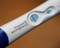 SOS: Î¤Î¹ Î³Î¯Î½ÎµÏ„Î±Î¹ Î±Î½ Î­Î½Î±Ï‚ Î¬Î½Ï„ÏÎ±Ï‚ ÎºÎ¬Î½ÎµÎ¹ Ï„ÎµÏƒÏ„ ÎµÎ³ÎºÏ…Î¼Î¿ÏƒÏÎ½Î·Ï‚ ÎºÎ±Î¹ Î²Î³ÎµÎ¹ Î¸ÎµÏ„Î¹ÎºÏŒ;live-in | Η Έξυπνη, Αντικειμενική και Εναλλακτική Ενημέρωση!