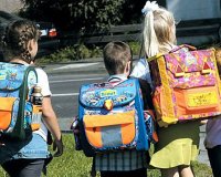ÎšÎ±Î½Î­Î½Î± Ï€Î±Î¹Î´Î¯ Ï‡Ï‰ÏÎ¯Ï‚ ÏƒÏ‡Î¿Î»Î¹ÎºÎ® Ï„ÏƒÎ¬Î½Ï„Î± ÎºÎ±Î¹ Ï„ÎµÏ„ÏÎ¬Î´Î¹Î±!live-in | Η Έξυπνη, Αντικειμενική και Εναλλακτική Ενημέρωση!