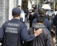 Î£Ï…Î½ÎµÎ»Î®Ï†Î¸Î·ÏƒÎ±Î½ 19 Î¬Ï„Î¿Î¼Î± ÏƒÏ„Î¿Ï…Ï‚ Î½Î¿Î¼Î¿ÏÏ‚ Î Î­Î»Î»Î±Ï‚, ÎšÎ¹Î»ÎºÎ¯Ï‚, Î Î¹ÎµÏÎ¯Î±Ï‚, Î£ÎµÏÏÏŽÎ½ ÎºÎ±Î¹ Î—Î¼Î±Î¸Î¯Î±Ï‚, ÎµÏ€ÎµÎ¹Î´Î® Î´Î¹Î­Î¼ÎµÎ½Î±Î½ Ï€Î±ÏÎ¬Î½Î¿Î¼Î± ÏƒÏ„Î· Ï‡ÏŽÏÎ±!live-in | Η Έξυπνη, Αντικειμενική και Εναλλακτική Ενημέρωση!