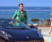 ÎŸ Vitaly Î¾Î±Î½Î±Ï‡Ï„Ï…Ï€Î¬! Î”ÎµÎ¯Ï„Îµ Ï„Î¿ Î²Î¯Î½Ï„ÎµÎ¿ Î¼Îµ Ï„Î·Î½ ÎºÎ¿Ï€Î­Î»Î± Î½Î± Ï„ÏÏŽÎµÎ¹ Â«Î¬ÎºÏ…ÏÎ¿Â»live-in | Η Έξυπνη, Αντικειμενική και Εναλλακτική Ενημέρωση!