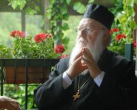 ÎŸÎ¹ÎºÎ¿Ï…Î¼ÎµÎ½Î¹ÎºÏŒÏ‚ Î Î±Ï„ÏÎ¹Î¬ÏÏ‡Î·Ï‚: ÎŸÏ€Î»Î¹ÏƒÏ„ÎµÎ¯Ï„Îµ Î¼Îµ Ï…Ï€Î¿Î¼Î¿Î½Î® ÎºÎ±Î¹ ÎµÎ»Ï€Î¯Î´Î±live-in | Η Έξυπνη, Αντικειμενική και Εναλλακτική Ενημέρωση!