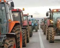 Î£Ï„Î¿Î½ Î Î»Î±Ï„Î±Î¼ÏŽÎ½Î± ÏƒÏ…Î½Î±Î½Ï„Î®Î¸Î·ÎºÎ±Î½ Î¿Î¹ Î±Î³ÏÏŒÏ„ÎµÏ‚. Î–Î·Ï„Î¬Î½Îµ ÏƒÏ…Î½Î¬Î½Ï„Î·ÏƒÎ· Î¼Îµ Ï„Î¿Î½ Î¥Ï€Î¿Ï…ÏÎ³ÏŒ [video]live-in | Η Έξυπνη, Αντικειμενική και Εναλλακτική Ενημέρωση!