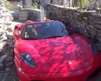 ÎœÎ¯Î± Ferrari "Î¾ÎµÎ³Î»Î¹ÏƒÏ„ÏÎ¬ÎµÎ¹" ÏƒÎµ ÏƒÎ¿ÎºÎ¬ÎºÎ¹Î± ÏƒÏ„Î± Î–Î±Î³Î¿ÏÎ¿Ï‡ÏŽÏÎ¹Î±live-in | Η Έξυπνη, Αντικειμενική και Εναλλακτική Ενημέρωση!