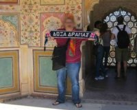 ÎˆÎ²Î³Î±Î»Îµ Ï†Ï‰Ï„ÏŒ Î¼Îµ ÎºÎ±ÏƒÎºÏŒÎ» Ï„Î·Ï‚ Î”ÏŒÎ¾Î±Ï‚ Î”ÏÎ¬Î¼Î±Ï‚ ÏƒÏ„Î¿ Î ÎµÎºÎ¯Î½Î¿ ÎºÎ±Î¹ ÏƒÏ…Î½ÎµÎ»Î®Ï†Î¸Î·live-in | Η Έξυπνη, Αντικειμενική και Εναλλακτική Ενημέρωση!