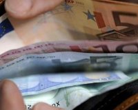 ÎšÎ¬Ï„Ï‰ Î±Ï€ÏŒ Ï„Î± ÎµÏ€Î¯Ï€ÎµÎ´Î± Ï„Î¿Ï… 2000 ÎµÏ€Î­ÏƒÏ„ÏÎµÏˆÎ±Î½ Î¿Î¹ Î¼Î¹ÏƒÎ¸Î¿Î¯live-in | Η Έξυπνη, Αντικειμενική και Εναλλακτική Ενημέρωση!