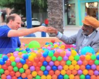 ÎœÎ¹Î± Î±Ï€Î»Î® Î¹Î´Î­Î±, Ï€Î¿Ï… Î­Î½Ï‰ÏƒÎµ Î¬Î³Î½Ï‰ÏƒÏ„Î¿ ÎºÏŒÏƒÎ¼Î¿! Î”ÎµÎ¯Ï„Îµ Ï„Î¿ Î²Î¯Î½Ï„ÎµÎ¿.live-in | Η Έξυπνη, Αντικειμενική και Εναλλακτική Ενημέρωση!