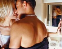 Î‘Ï€Î¯ÏƒÏ„ÎµÏ…Ï„Î¿ Î²Î¯Î½Ï„ÎµÎ¿! ÎˆÏ€Î¹Î±ÏƒÎµ ÏƒÏ„Î± Ï€ÏÎ¬ÏƒÎ± Ï„Î· Î³Ï…Î½Î±Î¯ÎºÎ± Ï„Î¿Ï… ÏƒÏ„Î¿ ÎºÏÎµÎ²Î¬Ï„Î¹!live-in | Η Έξυπνη, Αντικειμενική και Εναλλακτική Ενημέρωση!