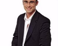 Î”ÎµÎ¯Ï„Îµ Ï„Î¿ Î½Î­Î¿ look Ï„Î¿Ï… Î“Î¹ÏŽÏÎ³Î¿Ï… ÎšÎ±Ï€Î¿Ï…Ï„Î¶Î¯Î´Î·live-in | Η Έξυπνη, Αντικειμενική και Εναλλακτική Ενημέρωση!