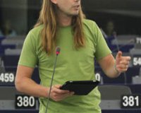 â€œÎ§Î±ÏÎ¯Î¶Î¿Ï…Î½â€ ÏƒÏ„Î¿Î½ Î±Î³Î¿ÏÎ±ÏƒÏ„Î® Ï„Î·Ï‚ Î•Î¥Î‘Î˜ Î´Î·Î¼ÏŒÏƒÎ¹Î± ÎºÎ±Î¹ ÎµÏ…ÏÏ‰Ï€Î±ÏŠÎºÎ¬ ÎºÎ¿Î½Î´ÏÎ»Î¹Î±, 100 ÎµÎº. ÎµÏ…ÏÏŽlive-in | Η Έξυπνη, Αντικειμενική και Εναλλακτική Ενημέρωση!