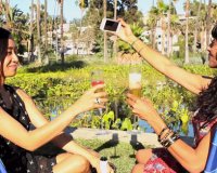 Î— Î¬ÏƒÏ‡Î·Î¼Î· Ï€Î»ÎµÏ…ÏÎ¬ Ï„Ï‰Î½ ÎºÎ¹Î½Î·Ï„ÏŽÎ½. Î”ÎµÎ¯Ï„Îµ Ï„Î¿ Î²Î¯Î½Ï„ÎµÎ¿live-in | Η Έξυπνη, Αντικειμενική και Εναλλακτική Ενημέρωση!