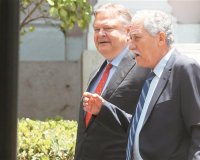 Î¤Î·Î½ Ï€ÏŒÏÏ„Î± Ï„Î·Ï‚ ÎµÎ¾ÏŒÎ´Î¿Ï… Î±Ï€ÏŒ Ï„Î· Î”Î—ÎœÎ‘Î¡ Î´ÎµÎ¯Ï‡Î½ÎµÎ¹ ÏƒÎµ Î¨Î±ÏÎ¹Î±Î½ÏŒ ÎºÎ±Î¹ Î Î±Ï€Î±Î´ÏŒÏ€Î¿Ï…Î»Î¿ Î¿ ÎšÎ¿Ï…Î²Î­Î»Î·Ï‚live-in | Η Έξυπνη, Αντικειμενική και Εναλλακτική Ενημέρωση!