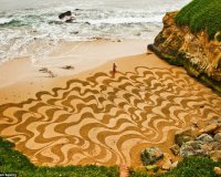 ÎŸ Î¬Î½Î¸ÏÏ‰Ï€Î¿Ï‚ Ï€Î¿Ï… Î¶Ï‰Î³ÏÎ±Ï†Î¯Î¶ÎµÎ¹ ÏƒÏ„Î·Î½ Î±Î¼Î¼Î¿Ï…Î´Î¹Î¬! Photo ÎºÎ±Î¹ Video!live-in | Η Έξυπνη, Αντικειμενική και Εναλλακτική Ενημέρωση!