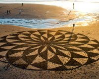 ÎŸ Î¬Î½Î¸ÏÏ‰Ï€Î¿Ï‚ Ï€Î¿Ï… Î¶Ï‰Î³ÏÎ±Ï†Î¯Î¶ÎµÎ¹ ÏƒÏ„Î·Î½ Î±Î¼Î¼Î¿Ï…Î´Î¹Î¬! Photo ÎºÎ±Î¹ Video!live-in | Η Έξυπνη, Αντικειμενική και Εναλλακτική Ενημέρωση!