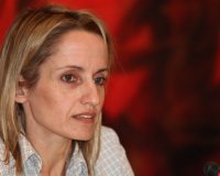 Î£Ï„Î¿ ÏƒÎºÎ±Î¼Î½Î¯ Î· Î¤Î¯Î½Î± ÎœÏ€Î¹ÏÎ¼Ï€Î¹Î»Î® Î³Î¹Î± Î•Î¸Î½Î¹ÎºÎ® Î ÏÎ¿Î´Î¿ÏƒÎ¯Î±live-in | Η Έξυπνη, Αντικειμενική και Εναλλακτική Ενημέρωση!