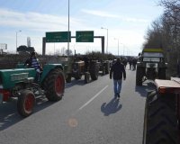 Î’Î³Î®ÎºÎ±Î½ Ï„Î± Ï„ÏÎ±ÎºÏ„Î­Ï ÏƒÏ„Î¿Ï…Ï‚ Î´ÏÏŒÎ¼Î¿Ï…Ï‚ Ï„Î·Ï‚ Î Î¹ÎµÏÎ¯Î±Ï‚ â€“ Î£Ï„Î¬ÏƒÎ· Î±Î½Î±Î¼Î¿Î½Î®Ï‚ Î±Ï€ÏŒ Ï„Î¿Ï…Ï‚ Î±Î³ÏÏŒÏ„ÎµÏ‚live-in | Η Έξυπνη, Αντικειμενική και Εναλλακτική Ενημέρωση!