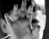 ÎŸ ÎšÎ±Î½ÏŒÎ½Î±Ï‚ Ï„Ï‰Î½ Î•ÏƒÏ‰ÏÎ¿ÏÏ‡Ï‰Î½: ÎœÎ¬Î¸ÎµÏ„Îµ ÏƒÏ„Î± Ï€Î±Î¹Î´Î¹Î¬ Î½Î± Ï€ÏÎ¿ÏƒÏ„Î±Ï„ÎµÏÎ¿Î½Ï„Î±Î¹ Î±Ï€ÏŒ ÏƒÎµÎ¾Î¿Ï…Î±Î»Î¹ÎºÎ® ÎºÎ±ÎºÎ¿Ï€Î¿Î¯Î·ÏƒÎ·live-in | Η Έξυπνη, Αντικειμενική και Εναλλακτική Ενημέρωση!