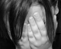 Î‘Î½Î®Î»Î¹ÎºÎ¿Ï‚ ÎºÎ±Ï„Î·Î³Î¿ÏÎµÎ¯Ï„Î±Î¹ ÏŒÏ„Î¹ Î²Î¯Î±ÏƒÎµ Ï„Î· Î¼Î·Ï„Î­ÏÎ± Ï„Î¿Ï…live-in | Η Έξυπνη, Αντικειμενική και Εναλλακτική Ενημέρωση!