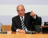 Î•ÏÏŽÏ„Î·ÏƒÎ· ÎšÎ¿Ï…Î¯Îº Î³Î¹Î± Ï„Î¿ Î»Î±Î¸ÏÎµÎ¼Ï€ÏŒÏÎ¹Î¿ ÏƒÏ„Î· ÎšÎ±Ï„ÎµÏÎ¯Î½Î· [video]live-in | Η Έξυπνη, Αντικειμενική και Εναλλακτική Ενημέρωση!