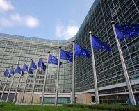ÎšÎ¿Î¼Î¹ÏƒÎ¹ÏŒÎ½: Î‘ÏƒÏ…Î¼Î²Î¯Î²Î±ÏƒÏ„ÎµÏ‚ Î¼Îµ Ï„Î·Î½ Î½Î¿Î¼Î¿Î¸ÎµÏƒÎ¯Î± Ï„Î·Ï‚ Î•Î• Î¿Î¹ Ï€ÏÎ¿Ï„Î¬ÏƒÎµÎ¹Ï‚ Ï„Î·Ï‚ Î¤ÏÏŒÎ¹ÎºÎ± Î³Î¹Î± Ï„Î± ÎµÏÎ³Î±ÏƒÎ¹Î±ÎºÎ¬live-in | Η Έξυπνη, Αντικειμενική και Εναλλακτική Ενημέρωση!